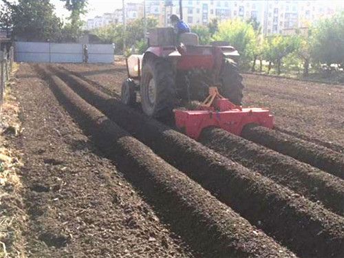 開溝起壟機(jī)